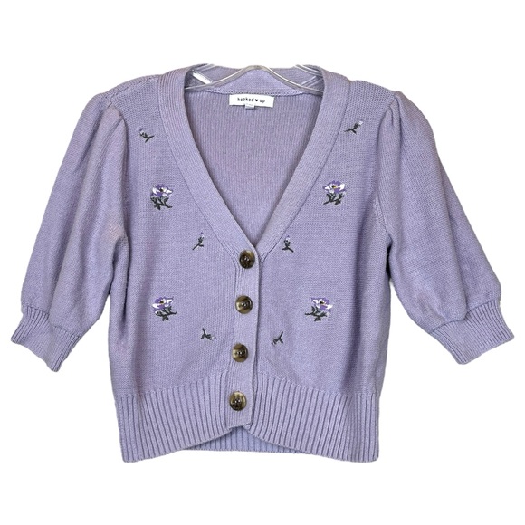 Hooked Up by IOT Sweaters - Hooked Up by IOT Macy’s Lilac Purple Floral Short Sleeve Knit Cardigan size XS